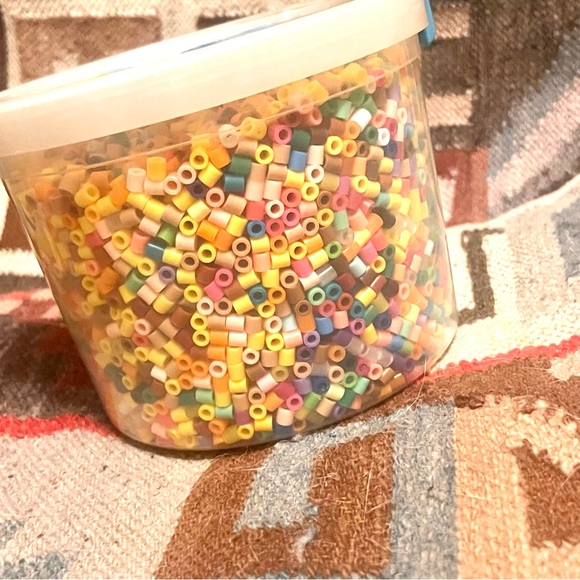 🆕 6,000 perler beads with 4 pegboards DIY arts & crafts - Picture 13 of 17